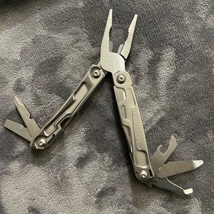 Leatherman Multi-tool “Rev”